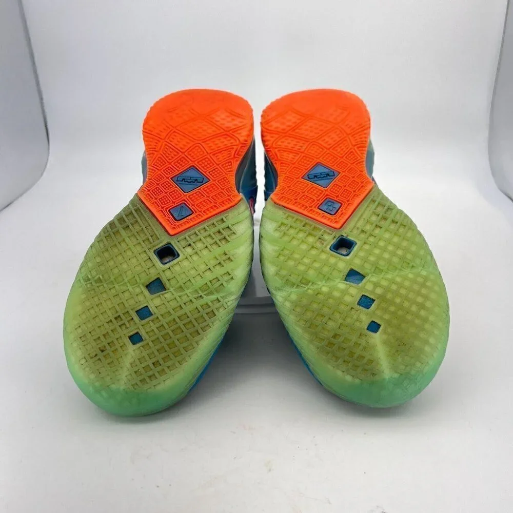 Nike Lebron XVIII 18 Youth Size 7Y CW2760 300 Green Abyss Red Basketball Shoes - Picture 10 of 14